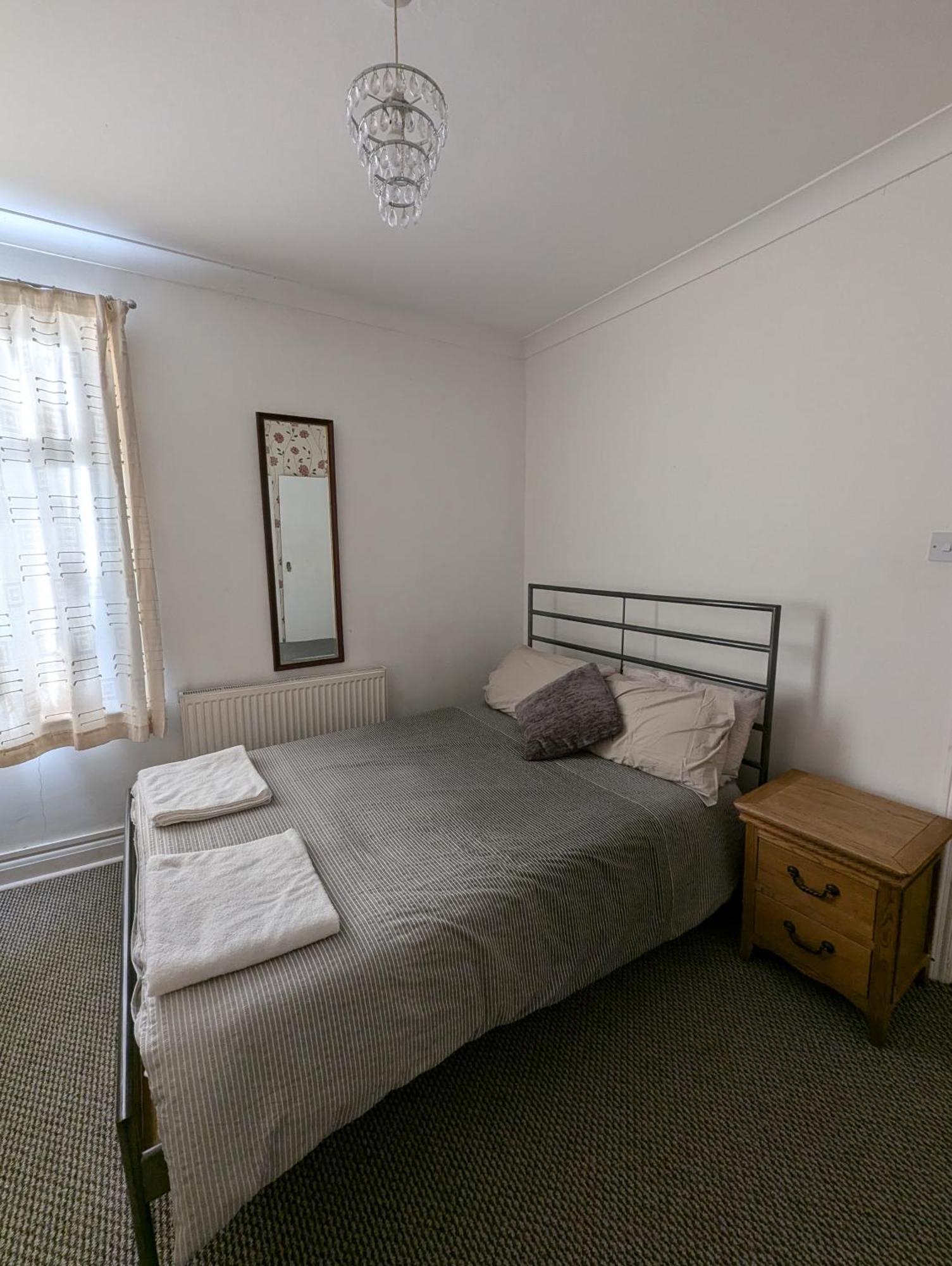 3 Portland Road Appartement Southall Buitenkant foto