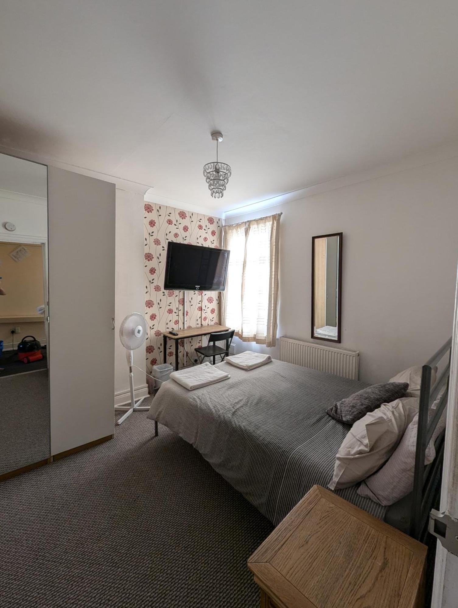3 Portland Road Appartement Southall Buitenkant foto