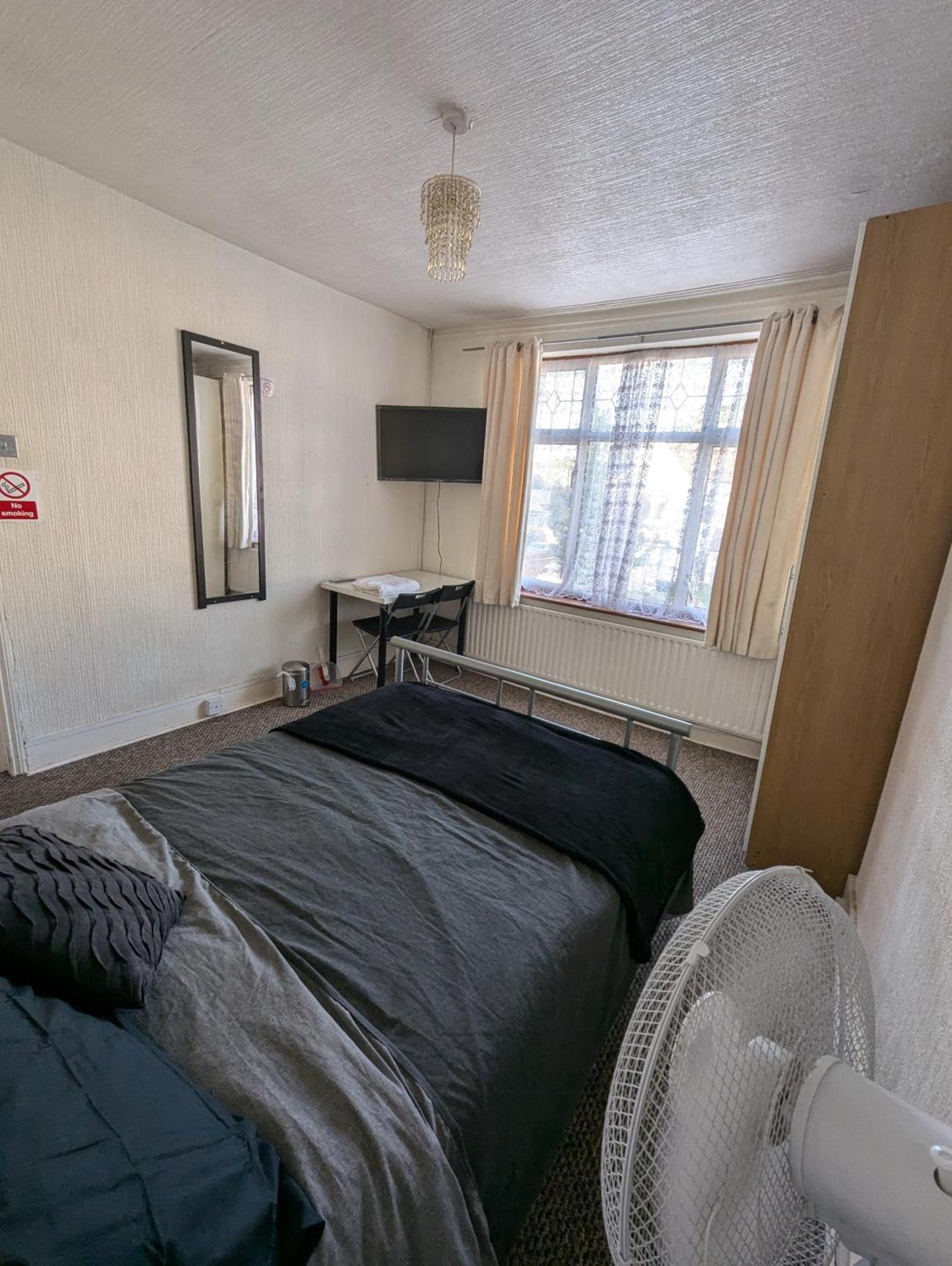 3 Portland Road Appartement Southall Buitenkant foto
