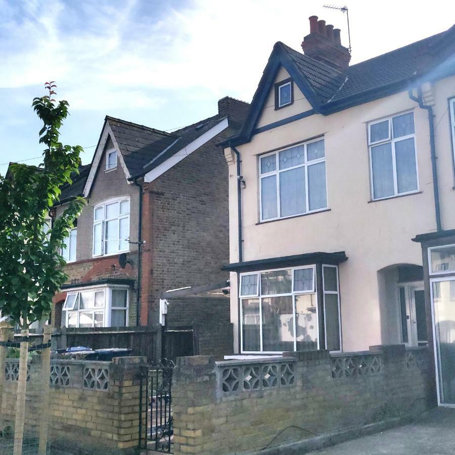 3 Portland Road Appartement Southall Buitenkant foto